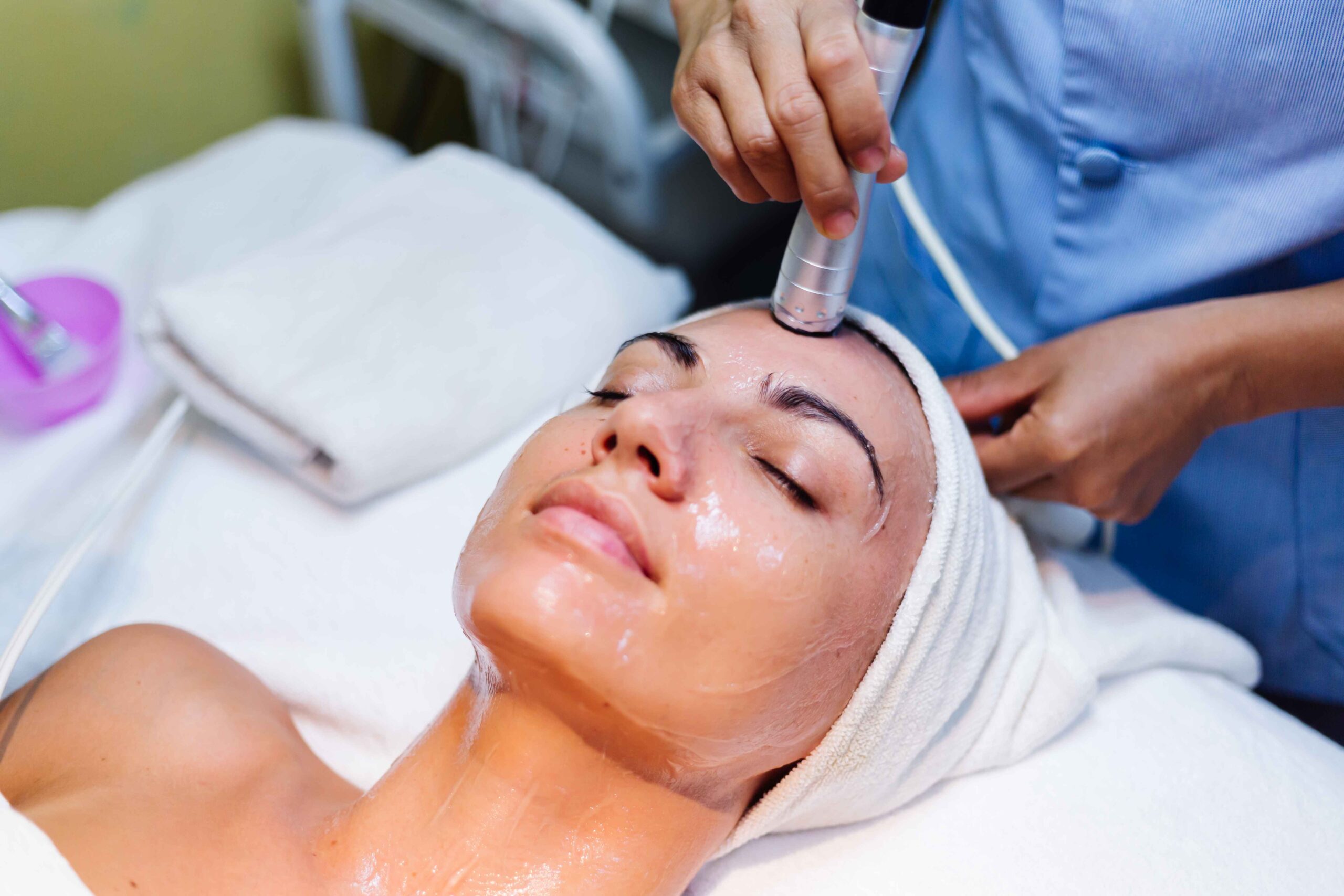 young-woman-lying-cosmetologist-s-table-rejuvenation-procedure_11zon